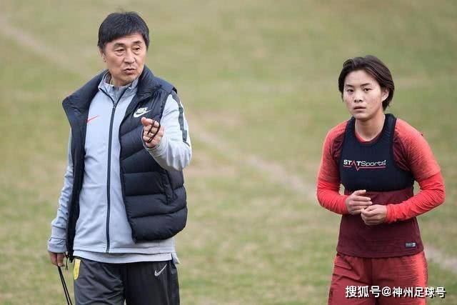 从挫折中崛起，李楠与恩师携手共赴幸福人生